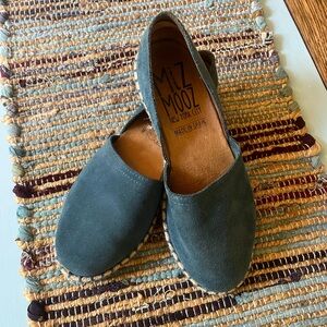 Miz Mooz Carmena Women’s Slip On’s | size 38 (7.5 in US)